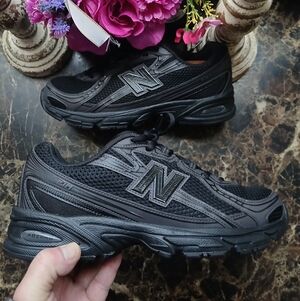 New Balance 740 Comfor/Athletic Lifestyle Shoes Size 9 Men/10.5 Women